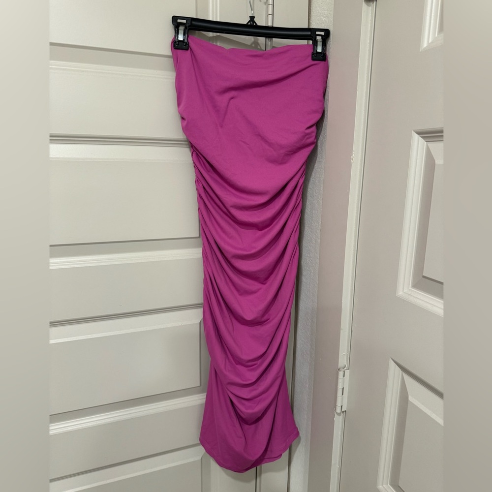 NWT Susana Monaco Strapless Ruched
Midi Dress